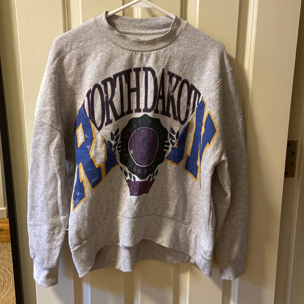 BDG gray sweatshirt
